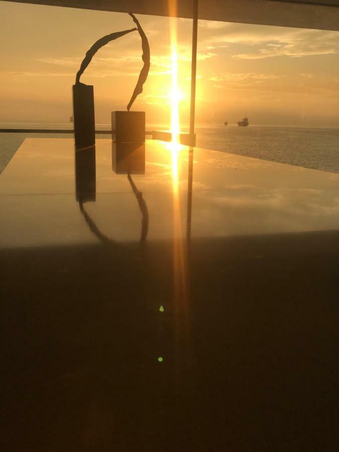 Infinity Sea View Apartment Thessaloniki Buitenkant foto